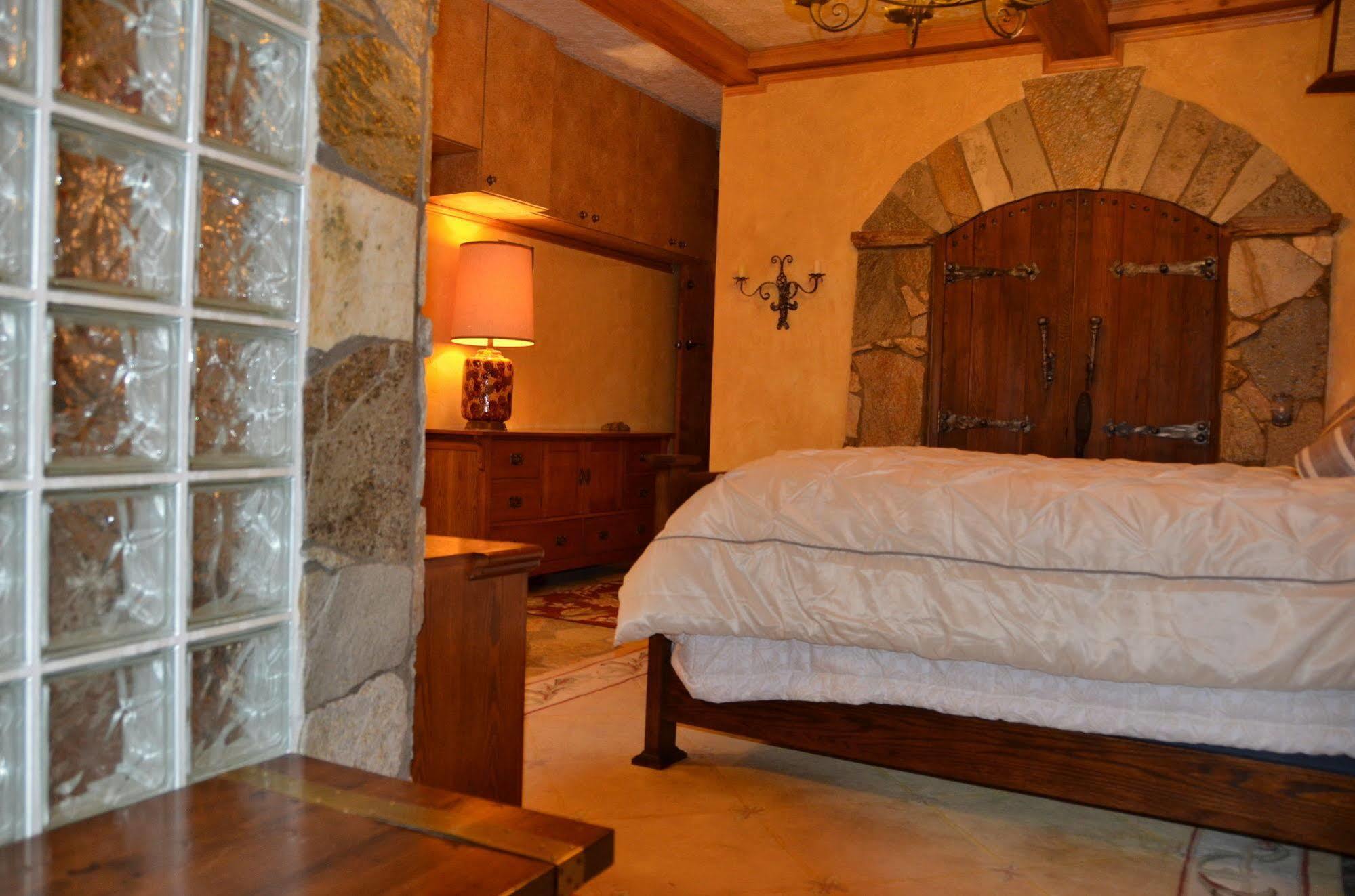 Where Eagles Fly Bed & Breakfast Elk Point Esterno foto
