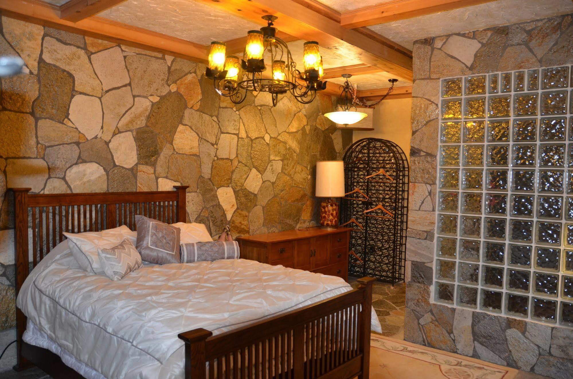 Where Eagles Fly Bed & Breakfast Elk Point Esterno foto